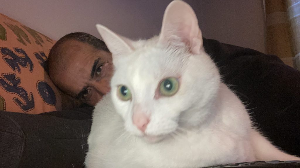 Él eligió a Eluhahabi Valorant Cypher como actor de doblaje.